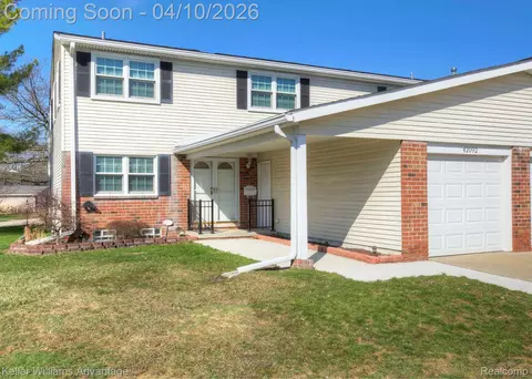 42092 Queen Anne Ct, Northville, MI 48167