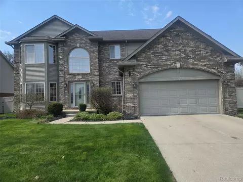 26940 Cedar Run Ct, Woodhaven, MI 48183