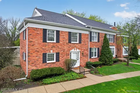 1460 Trailwood Path, Bloomfield Hills, MI 48301