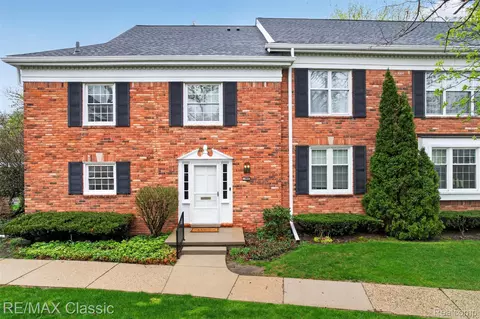 1460 Trailwood Path, Bloomfield Hills, MI 48301