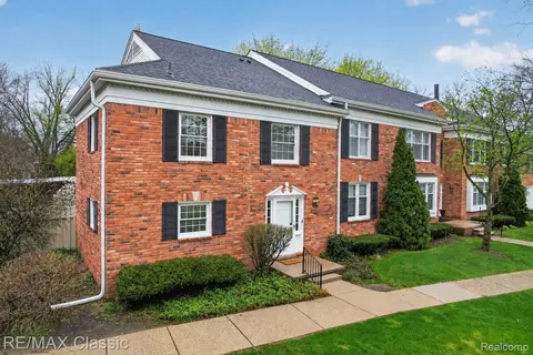1460 Trailwood Path, Bloomfield Hills, MI 48301