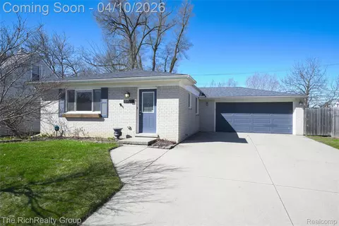 19171 Westmore St, Livonia, MI 48152