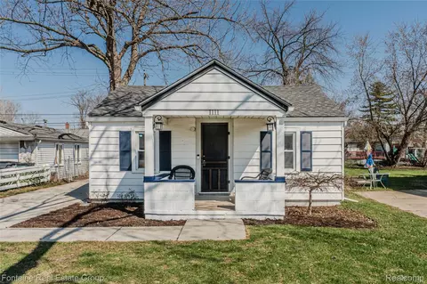 1111 Vermont Dr, Troy, MI 48083
