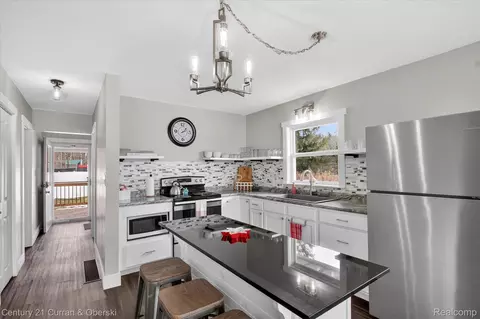 Kitchen - 3943 Wice Dr, Butman, MI 48624 photo 2 of 4