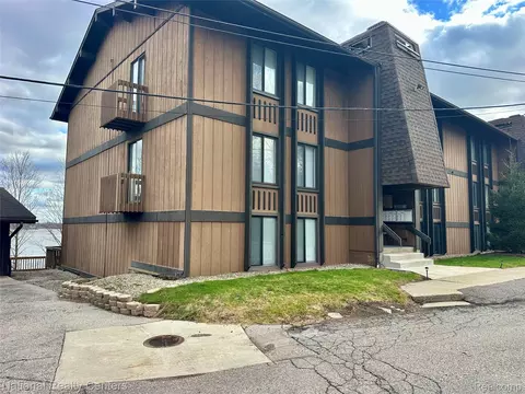 1744 Grove Rd #A-101, Ypsilanti, MI 48198