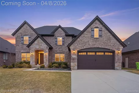 49677 Monarch Dr, Macomb, MI 48044