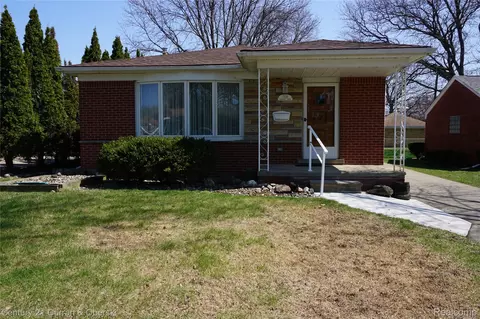 7518 Highview St, Dearborn Heights, MI 48127