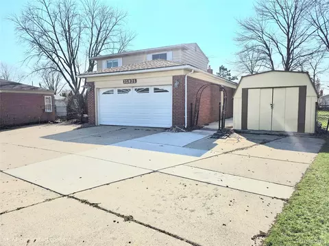 31821 Beechwood Dr, Warren, MI 48088