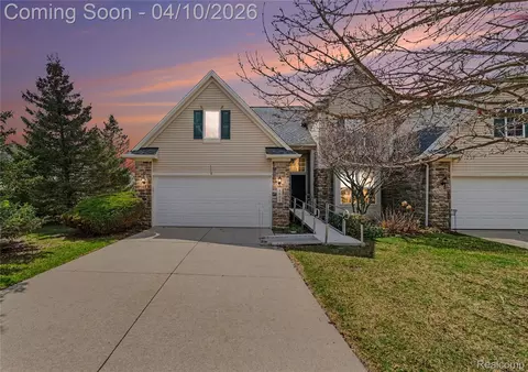 1601 Mallard Pond Dr, Oceola, MI 48855