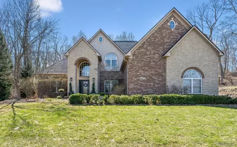 8473 Deerwood Rd, Independence, MI 48348