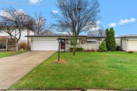 34650 Hawke Dr, Sterling Heights, MI 48310