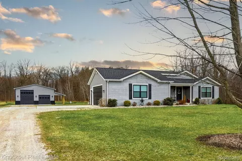 10413 Elms Rd, Montrose, MI 48457