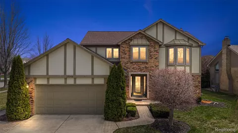 39344 Lorien Dr, Sterling Heights, MI 48313