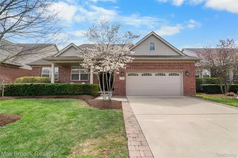 7940 Stableford Dr #51, Washington, MI 48094