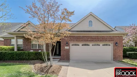 7940 Stableford Dr #51, Washington, MI 48094