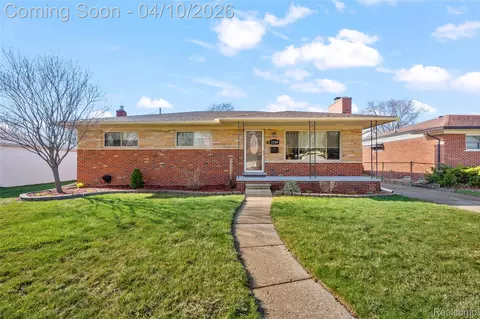 11368 Canterbury Dr, Warren, MI 48093