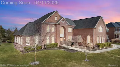 24936 Hadlock Dr, Novi, MI 48374