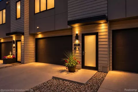 108 N Center Cv, Northville, MI 48167