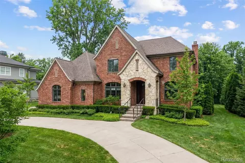 3010 E Bradford Dr, Bloomfield Hills, MI 48301