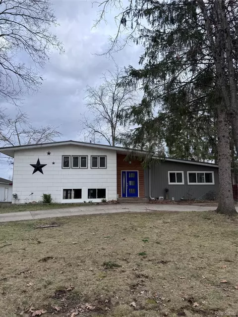 2110 North St, Milford, MI 48380