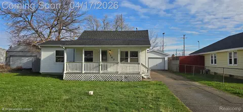 1167 Allen St, Burton, MI 48529