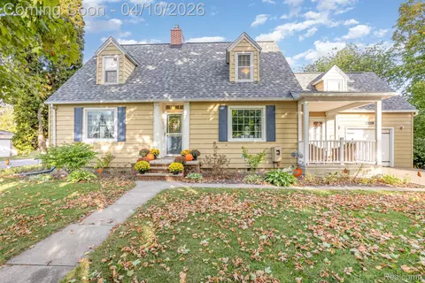 425 S 5th St, Sebewaing, MI 48759