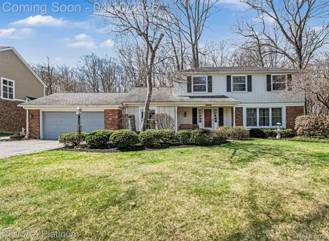 28861 Forest Ridge Dr, Farmington Hills, MI 48331