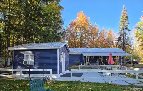 1171 Wa Ba Tesse Dr NE, Kalkaska, MI 49646