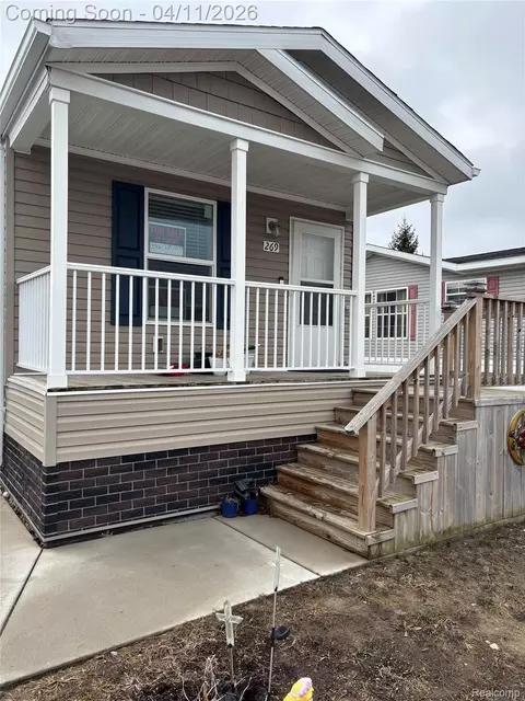 269 Westbrook Ct, Port Huron, MI 48060