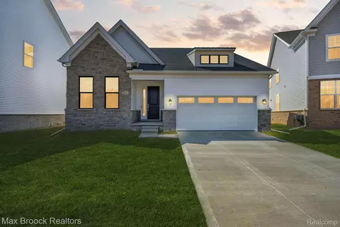 5636 Suffolk Ct, West Bloomfield, MI 48322