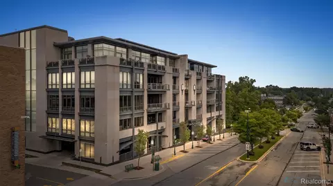 369 N Old Woodward Ave #207, Birmingham, MI 48009