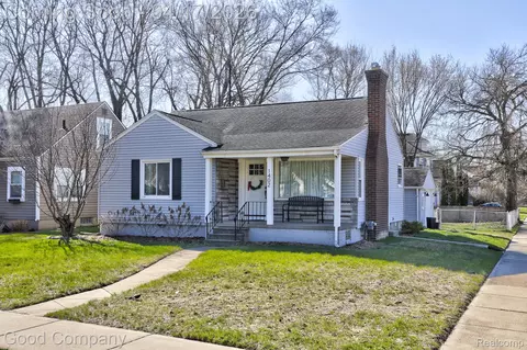 1402 E Lincoln Ave, Royal Oak, MI 48067