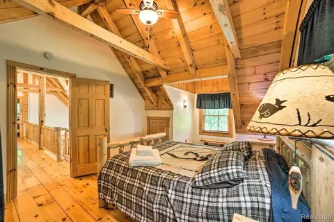 Bedroom - 4380 Donnely Rd, Leoni, MI 49201 photo 4 of 9