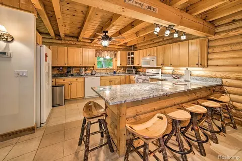 Kitchen - 4380 Donnely Rd, Leoni, MI 49201 photo 1 of 4