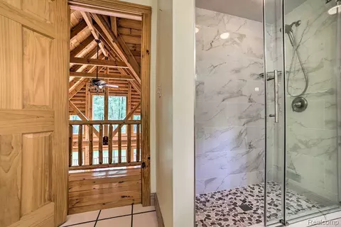 Bath - 4380 Donnely Rd, Leoni, MI 49201 photo 4 of 7