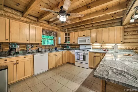 Kitchen - 4380 Donnely Rd, Leoni, MI 49201 photo 2 of 4