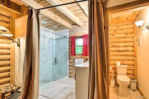 Bath - 4380 Donnely Rd, Leoni, MI 49201 photo 1 of 7