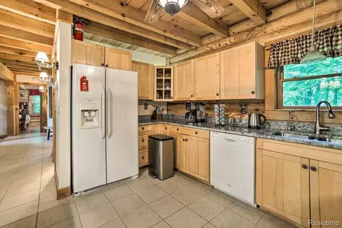 Kitchen - 4380 Donnely Rd, Leoni, MI 49201 photo 3 of 4