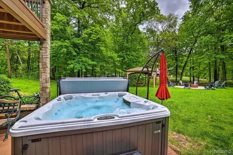 Exterior - 4380 Donnely Rd, Leoni, MI 49201 photo 3 of 4