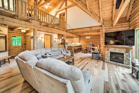 Living - 4380 Donnely Rd, Leoni, MI 49201 photo 2 of 5