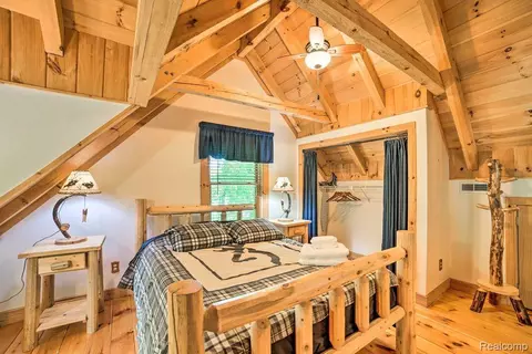 Bedroom - 4380 Donnely Rd, Leoni, MI 49201 photo 3 of 9
