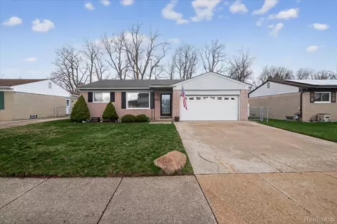 25046 Chestnut St, Taylor, MI 48180