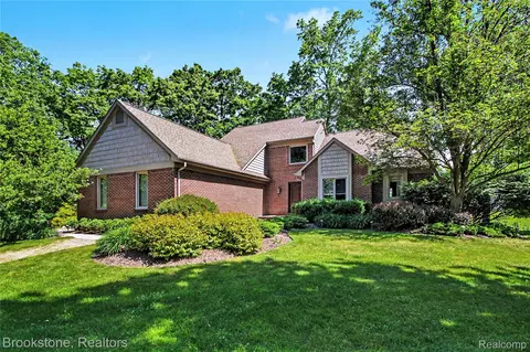 12170 Shaffer Rd, Springfield, MI 48350
