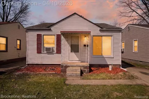 22447 Sharrow Ave, Warren, MI 48089