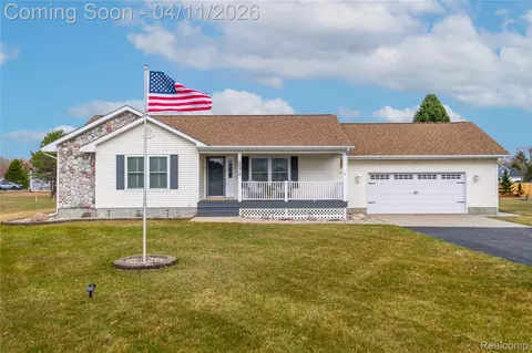 6072 Fish Lake Rd, Deerfield, MI 48461