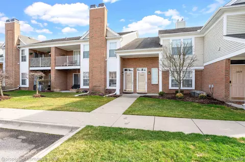 16832 Glenmoor Blvd, Macomb, MI 48044