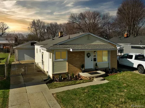 23008 Allor St, Saint Clair Shores, MI 48082
