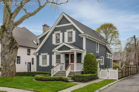 656 S Chester St S, Birmingham, MI 48009