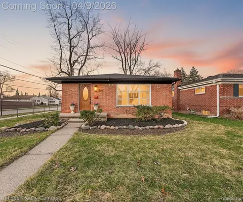 205 Royal Park Ln, Madison Heights, MI 48071