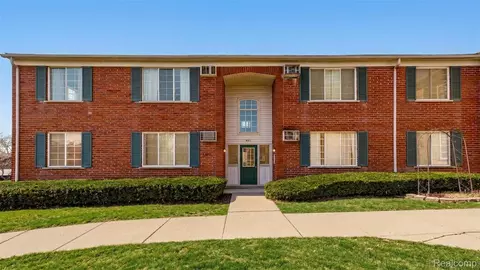 451 Miller Ave #211, Rochester, MI 48307